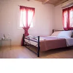 Palmyra Nydri (Lefkada)