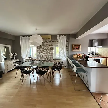Villa Palmyra Nidhrion
