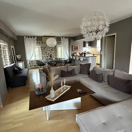 Palmyra Villa