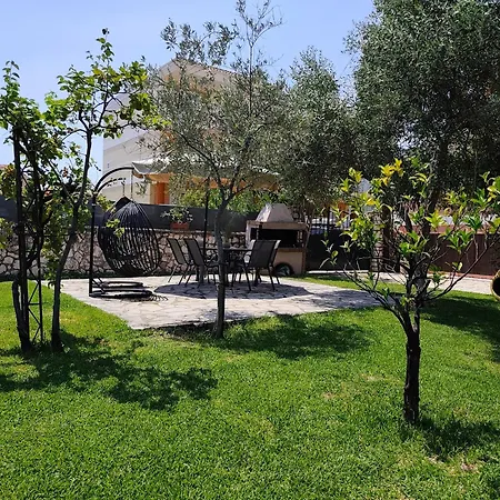 Palmyra Nydri (Lefkada)